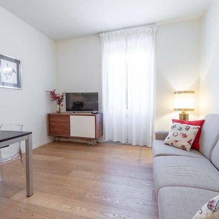Joivy 1Br Apt In Isola With Stunning View To Bosco Verticale Μιλάνο Εξωτερικό φωτογραφία